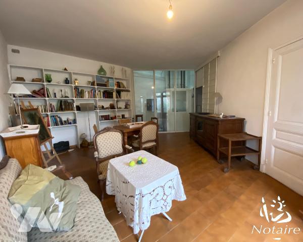 RENAGE, propriété à rénover de 303 m² avec dépendances sur un terrain de 972 m².