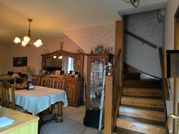 Maison avec jardin, terrasse et garage