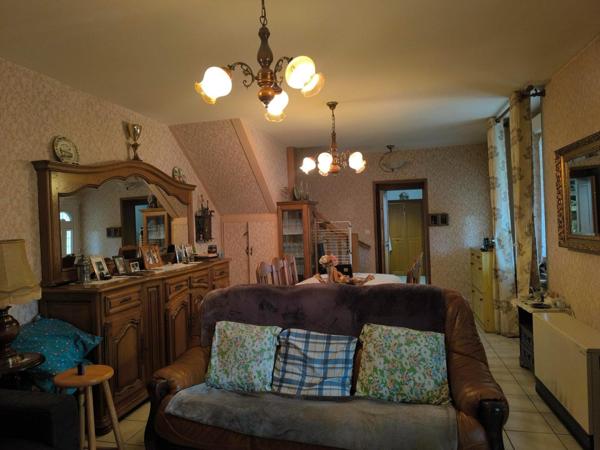 Maison avec jardin, terrasse et garage