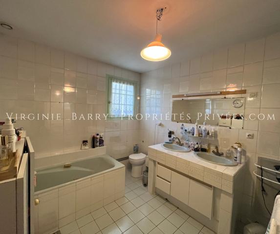 BELLE MAISON T5 DE PLAIN PIED NON MITOYENNE