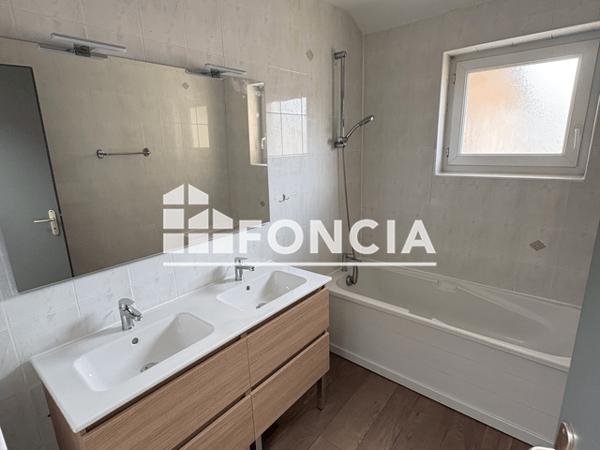 Location Appartement 4 pièces 94 m² - 1c Mont De Marsan 40000