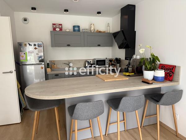 Appartement
         2 pièces
        - 43 m² Exclusivité 174 000 € *
