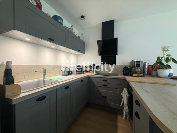 Appartement
         2 pièces
        - 43 m² Exclusivité 174 000 € *