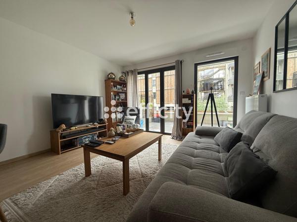Appartement
         2 pièces
        - 43 m² Exclusivité 174 000 € *