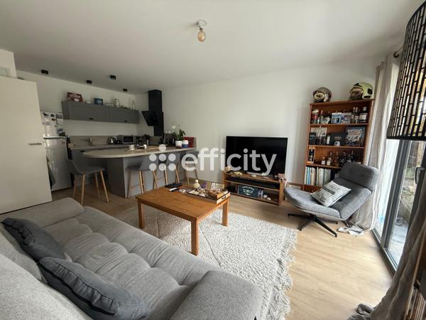 Appartement
         2 pièces
        - 43 m² Exclusivité 174 000 € *
