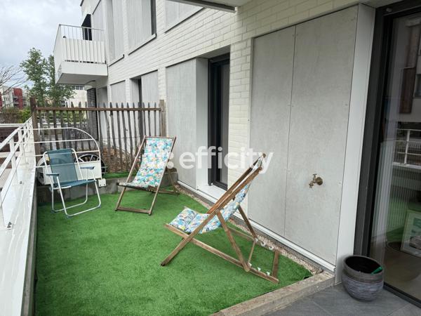 Appartement
         2 pièces
        - 43 m² Exclusivité 174 000 € *