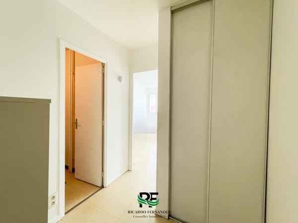 T1 bis 33 m² – Coin nuit séparé – DPE C – Parking sécurisé – Annecy Loverchy