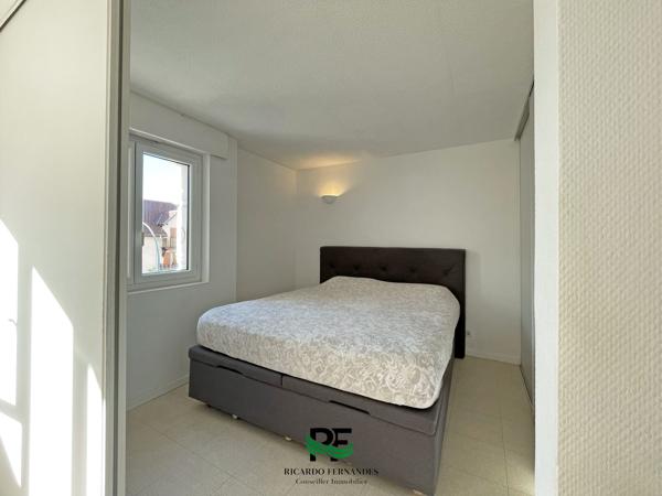 T1 bis 33 m² – Coin nuit séparé – DPE C – Parking sécurisé – Annecy Loverchy