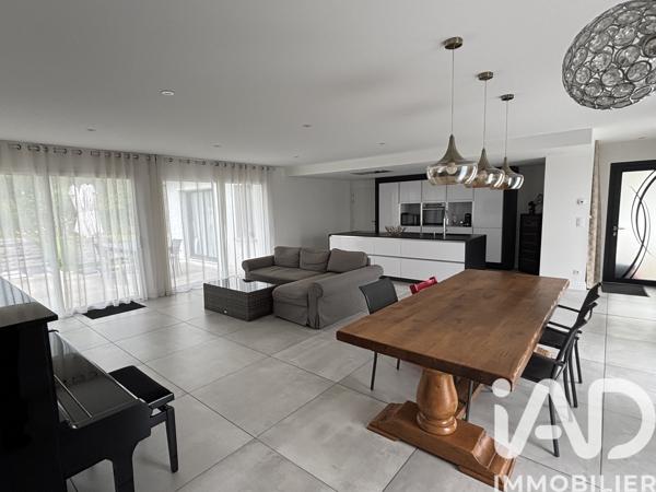 Maison à vendre 6 pièces 147 m² Artigues-près-Bordeaux
