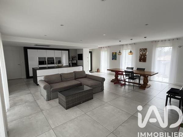 Maison à vendre 6 pièces 147 m² Artigues-près-Bordeaux