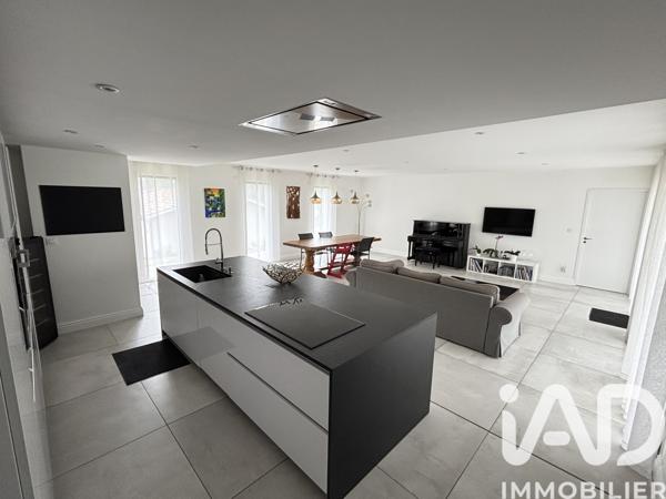 Maison à vendre 6 pièces 147 m² Artigues-près-Bordeaux