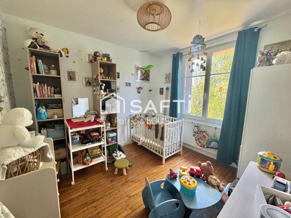 MAISON EN PIERRE 4 CHAMBRES ET DEPENDANCE A THORIGNE