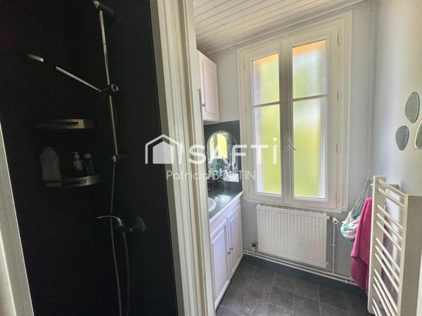 MAISON EN PIERRE 4 CHAMBRES ET DEPENDANCE A THORIGNE