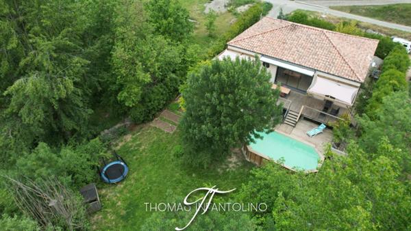 EN EXCLUSIVITE - PLAIN PIED - 3 CHAMBRES - SOUS SOL - PISCINE