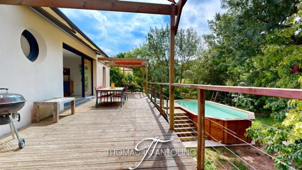 EN EXCLUSIVITE - PLAIN PIED - 3 CHAMBRES - SOUS SOL - PISCINE