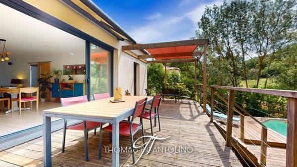 EN EXCLUSIVITE - PLAIN PIED - 3 CHAMBRES - SOUS SOL - PISCINE