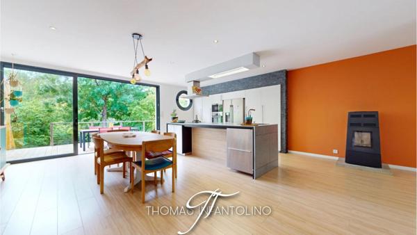 EN EXCLUSIVITE - PLAIN PIED - 3 CHAMBRES - SOUS SOL - PISCINE