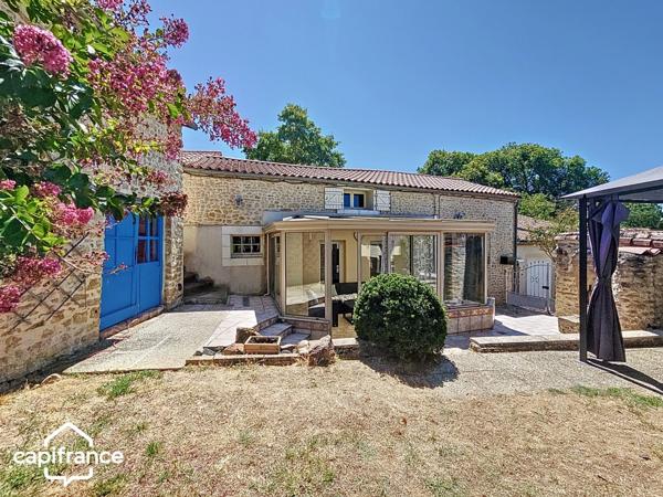 À vendre – Maison en pierre avec jardin, 3 chambres et dépendances – Saint-Jean-de-Thouars (79)