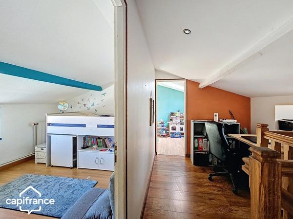 À vendre – Maison en pierre avec jardin, 3 chambres et dépendances – Saint-Jean-de-Thouars (79)