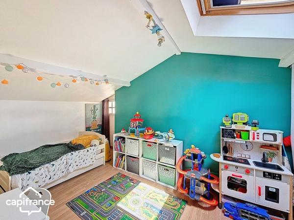 À vendre – Maison en pierre avec jardin, 3 chambres et dépendances – Saint-Jean-de-Thouars (79)