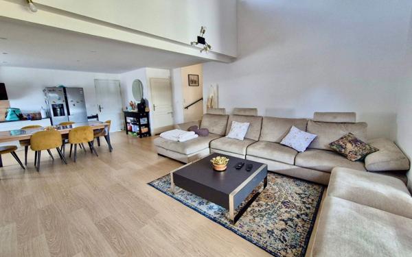 Maison à vendre    5 pièces • 213,42 m2 Seilh