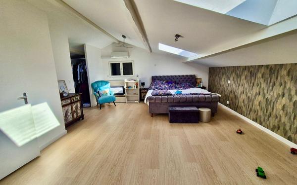 Maison à vendre    5 pièces • 213,42 m2 Seilh