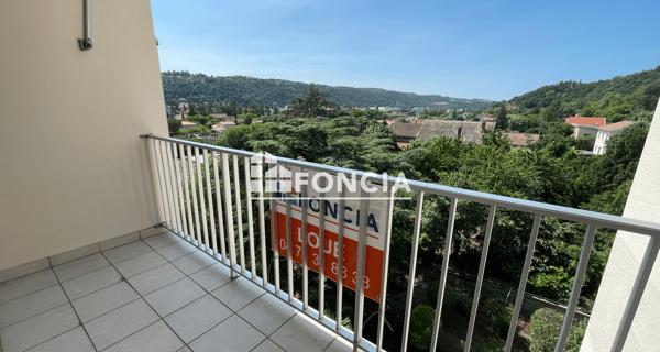 Location Appartement 4 pièces 84 m² - Sainte-colombe 69560