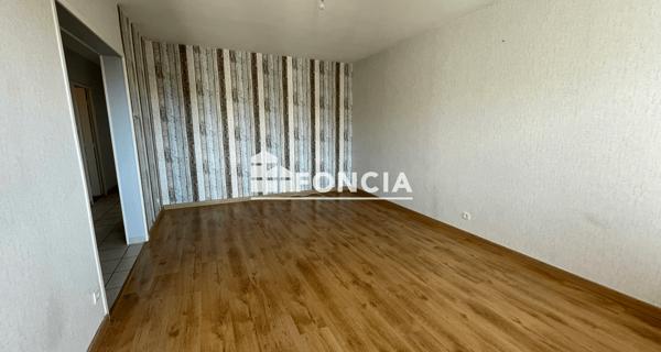 Location Appartement 4 pièces 84 m² - Sainte-colombe 69560