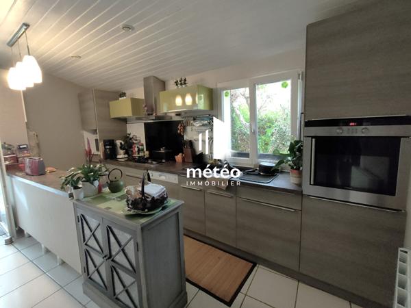 Maison de 265 m² -11 pièces – LUCON