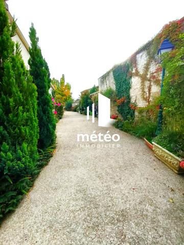 Maison de 265 m² -11 pièces – LUCON