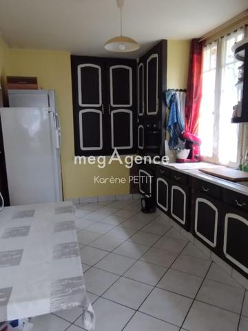 Immeuble à AUNEUIL, 60390 - 440m²