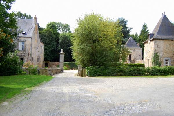 MANOIR CLASSÉ MONUMENT HISTORIQUE – LAVAL (53)