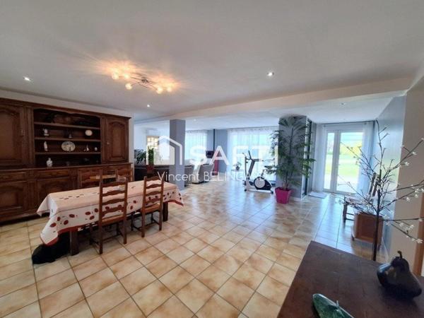 Maison 10 pièces 7 chambres avec appartement indépendant sur 22000m² de terrain