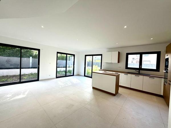 EXCLUSIVITE Amphion Villa 100 m² , garage, située au calme, proche du lac et de toutes commodités (74500)