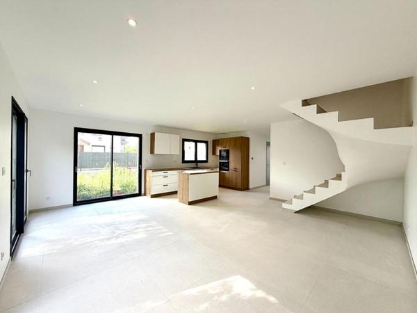 EXCLUSIVITE Amphion Villa 100 m² , garage, située au calme, proche du lac et de toutes commodités (74500)