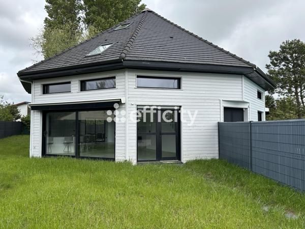 Maison
         4 pièces
        - 112 m² 241 000 € *