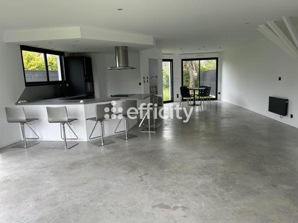Maison
         4 pièces
        - 112 m² 241 000 € *