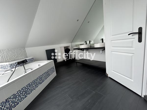 Maison
         4 pièces
        - 112 m² 241 000 € *