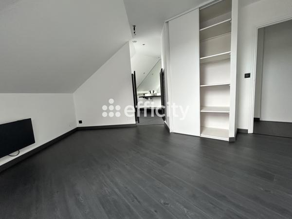Maison
         4 pièces
        - 112 m² 241 000 € *