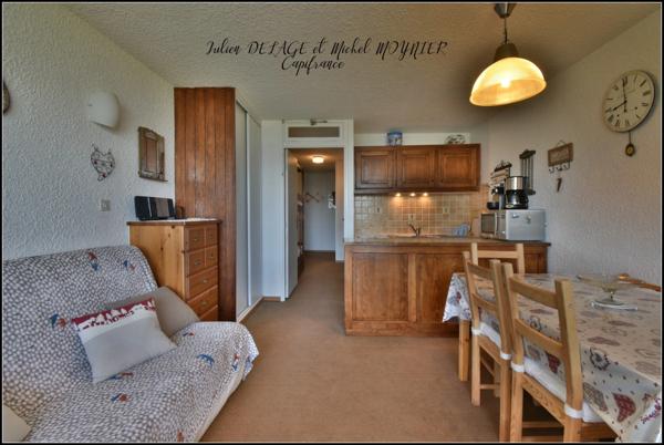 Pra Loup – Appartement plein sud avec vue panoramique, balcon, cave et casier à skis
