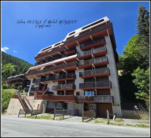 Pra Loup – Appartement plein sud avec vue panoramique, balcon, cave et casier à skis