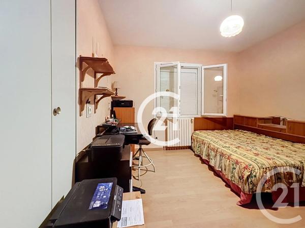 Maison à vendre  5 pièces - 125 m 2   MERPINS  - 16