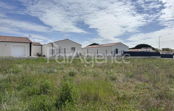 Terrain constructible 428 m2 Environnement calme et boisé