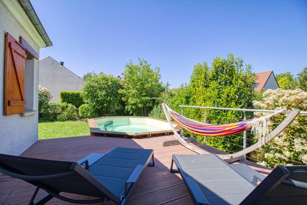 Magnifique pavillon bâti sur sous-sol total à 13 min à pieds du centre 578 000 €