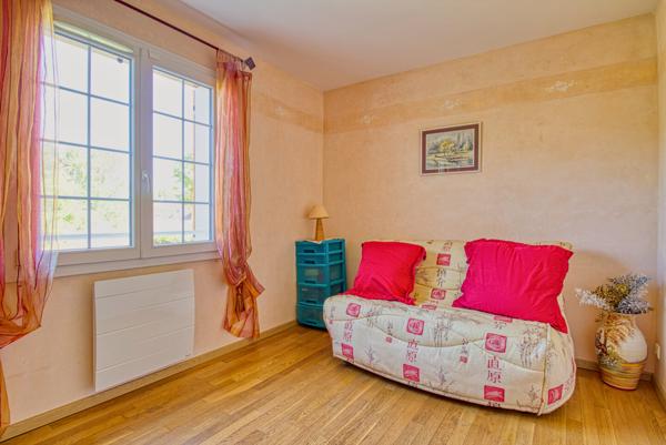 Magnifique pavillon bâti sur sous-sol total à 13 min à pieds du centre 578 000 €