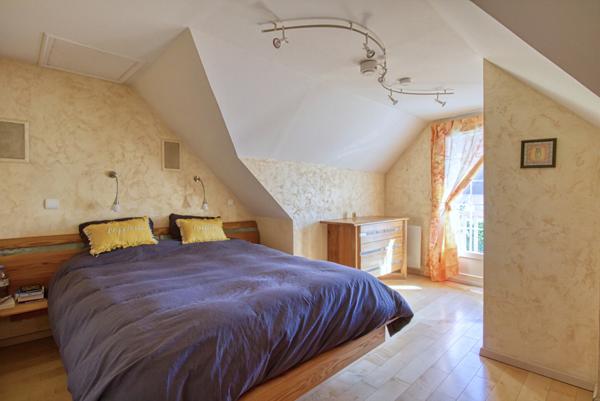 Magnifique pavillon bâti sur sous-sol total à 13 min à pieds du centre 578 000 €