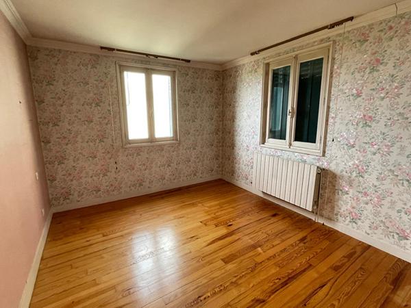 Achat maison près de SAINT HEAND - 5 pièce(s) - 90 m² - 190 000 €