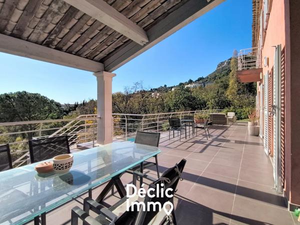 Vente maison Vence, 260m² 7 pièces 1 440 000€ avec piscine