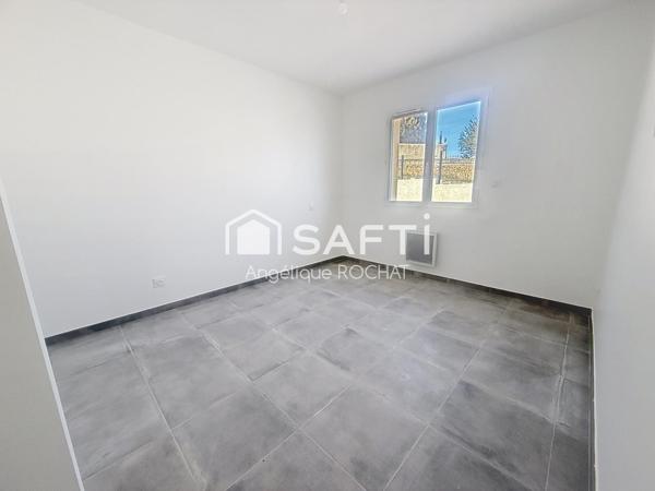 Villa neuve plain pied 3 chambres  sur 400m2 de jardin clôturé