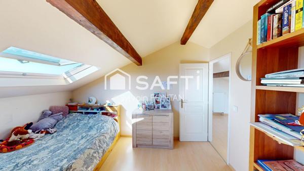 MAISON FAMILIALE AVEC APPARTEMENT INDEPENDANT.